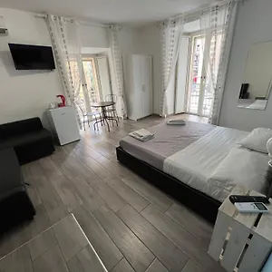 https://napoli-mood.hotels-amalfi.com